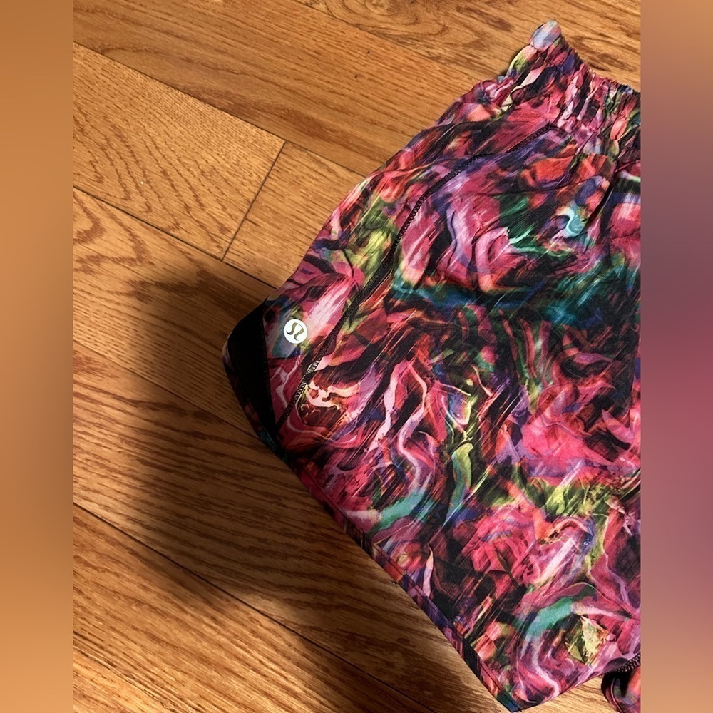 Lululemon hotty hot shorts - Picture 3 of 5